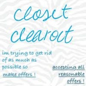 ACCEPTING REASONABLE OFFERS ! CLOSET CLEAROUT